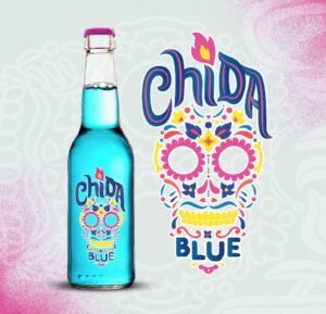 Chida Blue, una refrescante bebida con un bajo porcentaje en alcohol elaborado a base de vino con frutas.